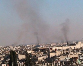 قصف وانشقاق العشرات بسوريا