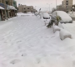 المنخفض اشتد وتوقع تراكم الثلوج على ’الشراه’ الجمعة