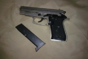 طالب يهدد بالانتحار وقتل أحد اعضاء الهيئة التدريسية في «العلوم والتكنولوجيا»