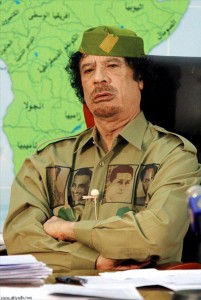 نائب عراقي سابق: القذافي ترك وصية وتسجيلات تدين قادة عرب