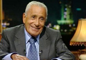 هيكل يكتب عن "لغز رجل حكم مصر ثلاثين سنة .. آلاف الصور .. والحقيقة ضائعة"