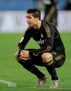 كريستيانو طرد والدته من منزله