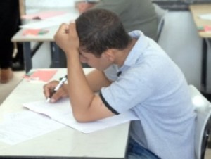 السلط: إصابة رجل أمن وشاب حاول تهريب أسئلة توجيهي