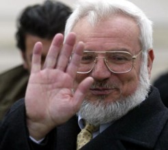 إسرائيل تعتقل عزيز الدويك مجدداً