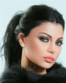 هيفاء وهبي تلازم الفراش بعد سقوطها أرضاً