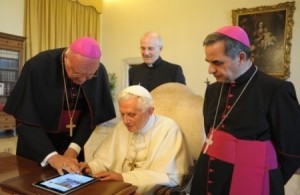 البابا: تويتر وفيس بوك أساليب جديدة للقاء الله