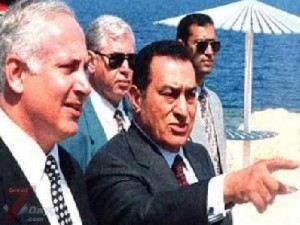 مبارك زار إسرائيل 6 مرات وتمثال تقديرا لصداقته