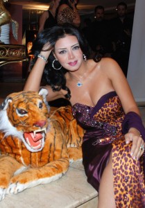 رانيا يوسف: ليس عيبا أن أرتدي مايوه