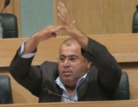 في رسالة إلى جلالة الملك : النائب عطية يقترح تعديلا دستوريا يسمح بالاستفتاء