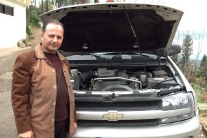 مخترع لبناني سيارته تسيرها المياه بدل البنزين !