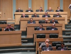 الحكومة تستجيب للضغط وتسحب مشروع الموازنة