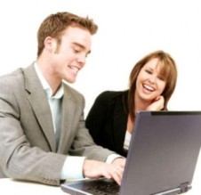 الرجال يصبحون أطيب عند وجود امرأة جميلة بجانبهم