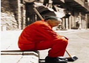 25 - 80 ديناراً زيادة على رواتب عمال الوطن