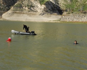 بعد 4 أيام من البحث .. انتشال جثة احد غريقي وادي العرب