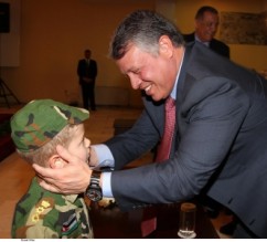 ابتسامة كبيرة لجلالة الملك في جمعية خليل الرحمن ... صور