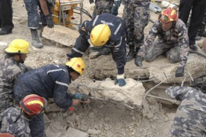 انهيار عمارة بالقرب من مجمع "المحطة"