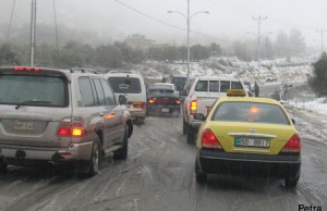 طريق النقب والشوبك والثنية وبصيرا والقادسية مغلقة بسبب الثلوج