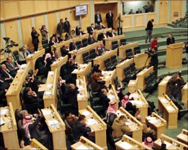 25 نائبا يتهمون نواب كويتيين بتأجيج الصراع على الحدود السورية ويطالبون بترحيل المعارضة السورية