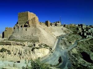 صلاة جمعة بالكرك تتحول لمعركة "شتائم نابية " بسبب الأسد