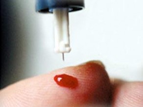 تحليل للدم يكشف صدق حب الرجل للمرأة