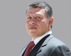 الملك يطمئن على مواطنين انقلبت مركبتهم قرب متنزه غمدان