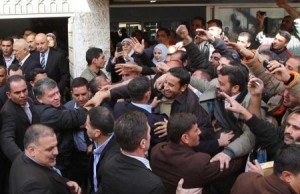 الملك يقوم بزيارة مفاجئة لاسواق السلام