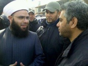 الفنان فضل شاكر يشارك السلفيين بتظاهرة ضد الاسد..وينشد نشيدة جهادية..شاهد الفيديو