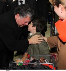 شاهدوا فيديو وصور زيارة الملك المفاجئة لأسواق السلام