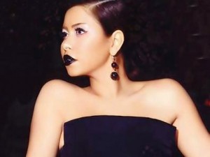 شيرين عبد الوهاب تصدم معجبيها بـ"أحمر شفاه" أسود