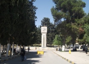 اعتصام طلابي بالاردنية احتجاجا على استضافة "جدعون"