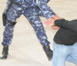 الطفيلة: القبض 4 مطلوبين باعتداء على رجل أمن وطعن الخزاعلة