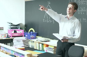 "الإمارات" تجبر الأردنيين على التعهد بعدم المشاركة في أي نشاط سياسي!