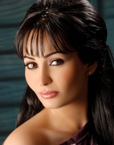 روعة ياسين في "توب أكشن"