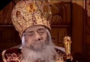 طفل يختار بابا الأقباط القادم بالقرعة الهيكلية في مصر