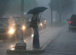 أجواء باردة نسبياً و توقع هطول زخات من المطر