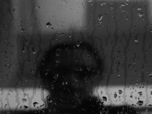 استمرار الأجواء الباردة والماطرة حتى الخميس