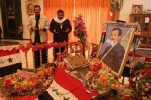 بعد تزايد زواره : أوامر حكومية بأغلاق مدفن صدام ونقل رفاته