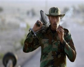 ليبيا وحيدة .. تنزلق الى حرب اهلية والمجتمع الدولي تخلى عنها