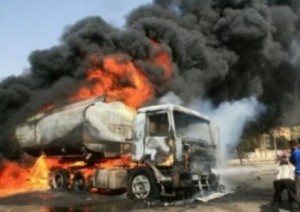 إحتراق صهريج ديزل بالعقبة وتفحم سائقه