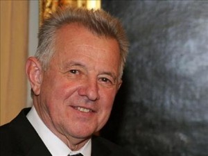 رئيس المجر يستقيل بسبب رسالة دكتوراة