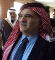 الحسن احتسى الشاي وسط الكرك