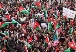 مسيرة حاشدة في الزرقاء تحت شعار يوم الوفاء للوطن والقائد