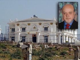 البيوت تتهدم ووزير سوري يبني فيلا تسيل اللعاب