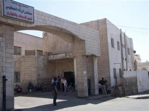 اصابة طبيب بالمرض الغامض.. والحاووز"شبه خال من المراجعين"