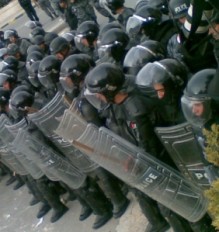 تواجد أمني كثيف في الجامعة الاردنيه تحسبا لأعمال شغب