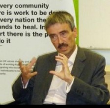 السفير البريطاني في عمان يقيم مأدبة غداء على شرف حمزة منصور