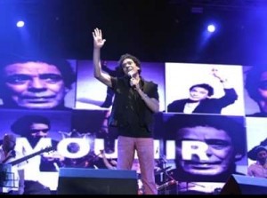 نقيب الموسيقيين المصريين يهدد بمنع "محمد منير" من الغناء نهائيا