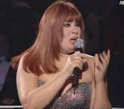 بالصور هكذا احتفلت فيفي عبده بعيد ميلادها !