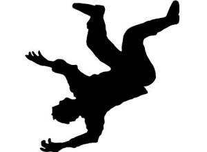 عمان : مطلوب يلقي بنفسه من الطابق الرابع..