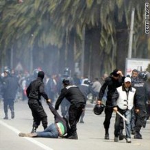 "بوعزيزي ثان" يجدد الاضطرابات في تونس